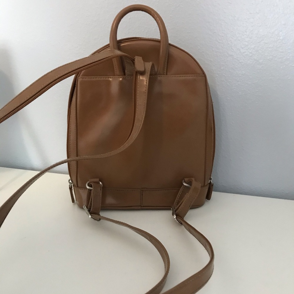 backpack - Picture 3 of 3